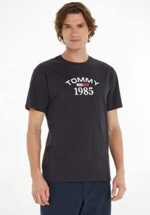 Tommy Jeans T-Shirt »TJM CLSC 1985 RWB CURVED TEE«